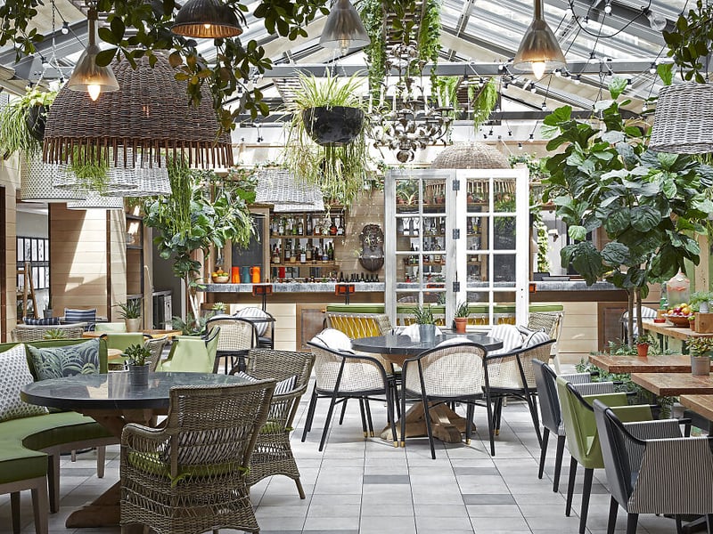 Aizle is located in Edinburgh, Lothians. The Good Food Guide says: “ Menus allude to single ingredients rather than whole dishes, so expect an ambitious, highly seasonal journey into the unknown, with precise, technical skill and no small amount of theatre throughout.”